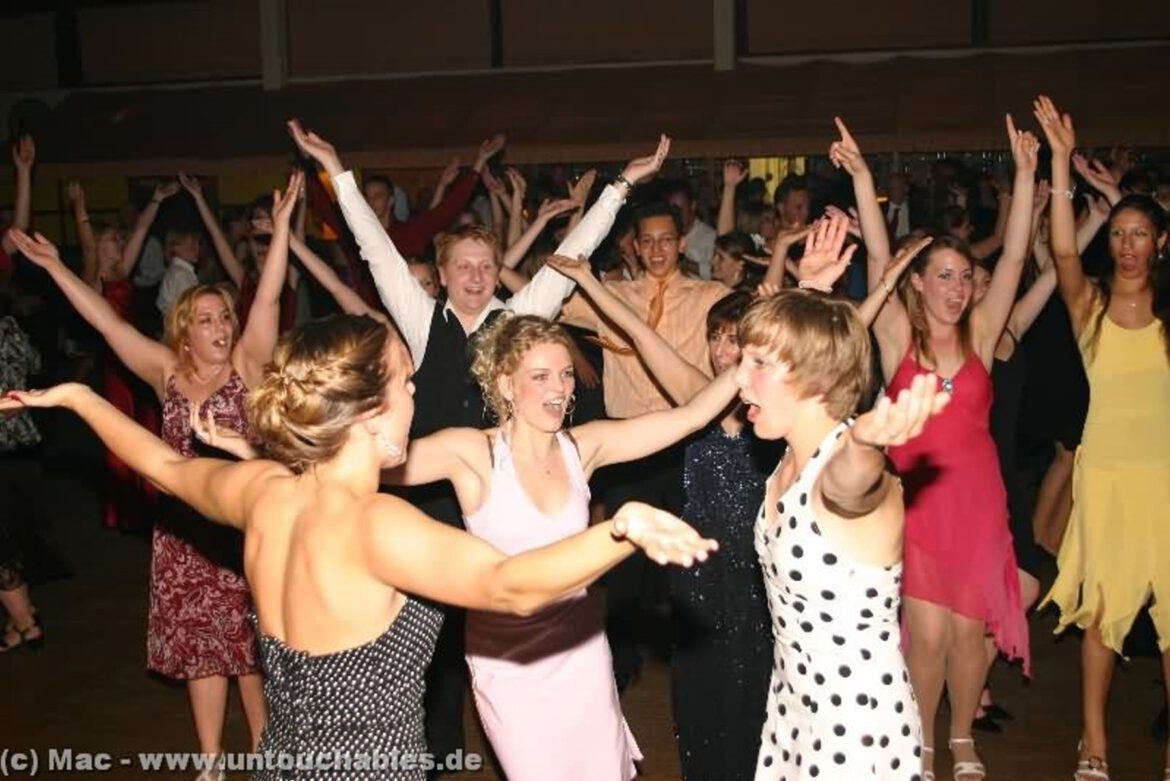 2005-07-08: Buxtehuder Tanzschule Abtanzball Festhalle - UNTOUCHABLES